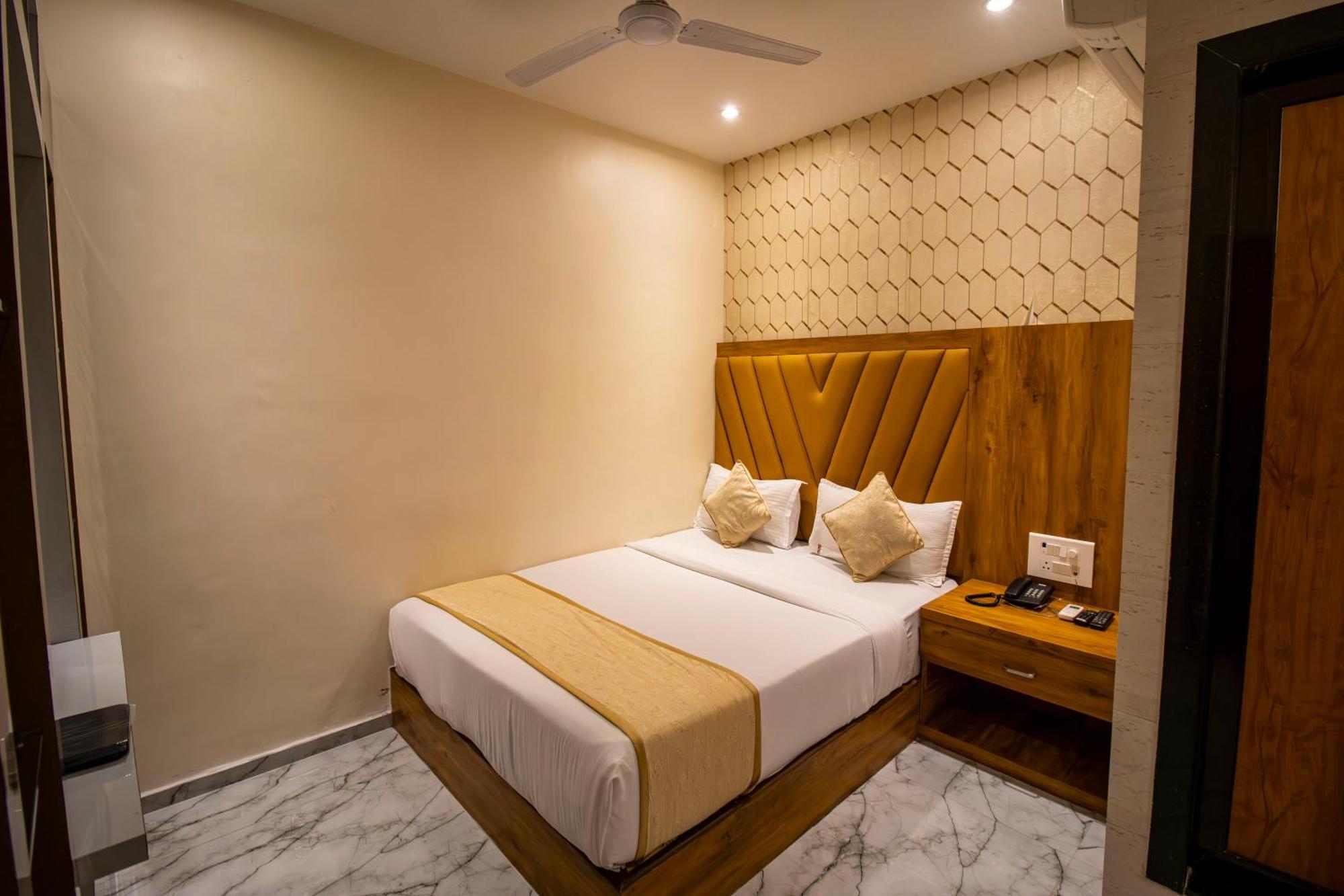 Hotel Bkc Prime - Near Us Consulate Мумбай Екстериор снимка